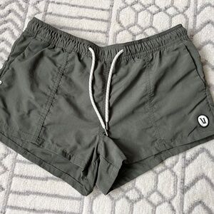 Like new Vuori Sunwashed shorts